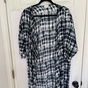 Black & White Tye Dye Lularoe Shirley